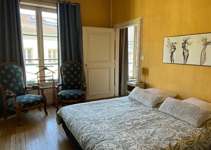 La Lodge Victoria -Vieille Ville & Pepiniere -50M2